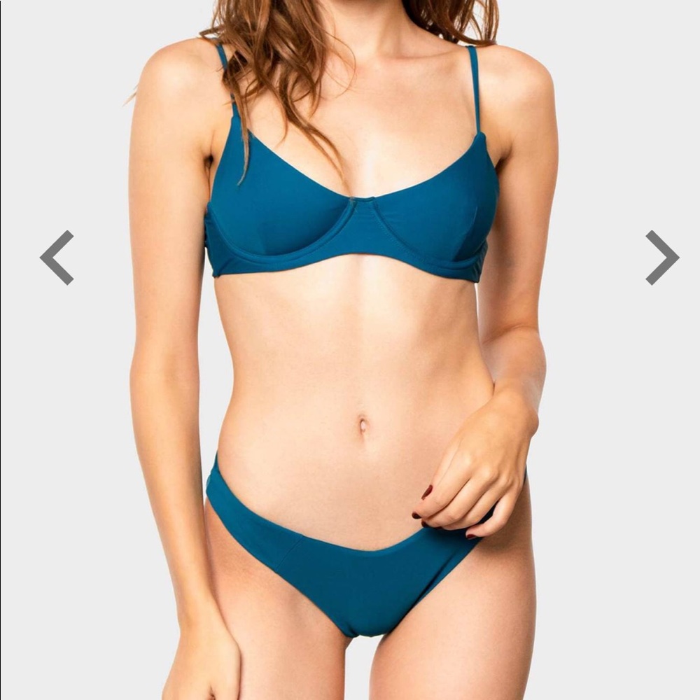 Blackbough swim blue soda set (willow t. Maui b.)